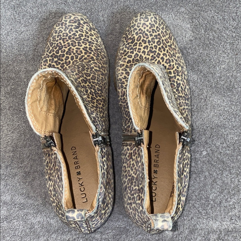 🛍️Lucky Brand Leopard printed booties! - Picture 4 of 7
